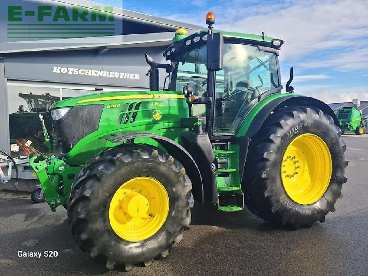 John Deere 6215r - Tractor: foto 1 John Deere 6215r - Tractor: foto 1