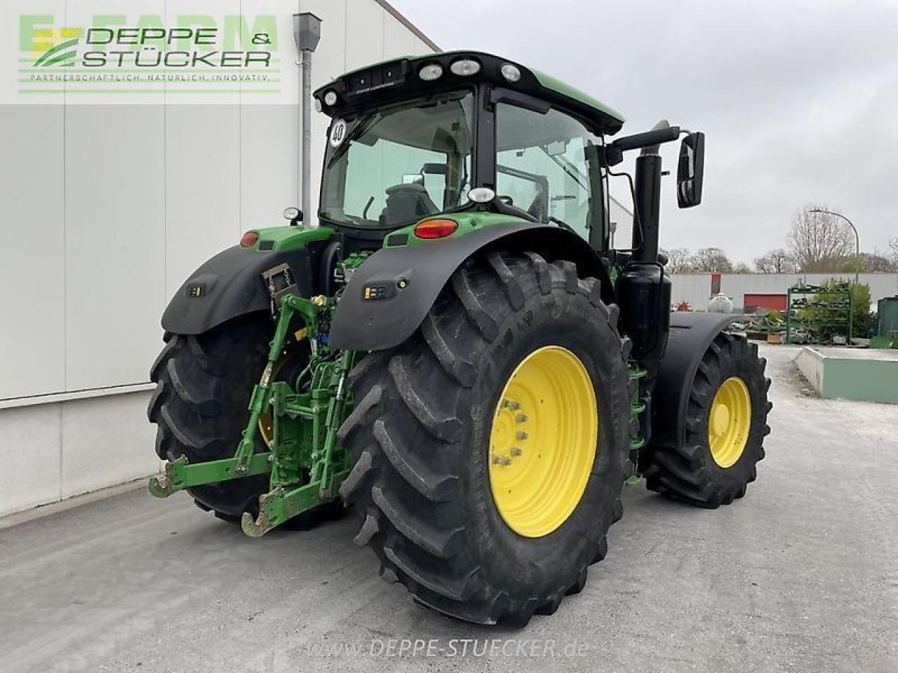 John Deere 6215r - Tractor: foto 2 John Deere 6215r - Tractor: foto 2