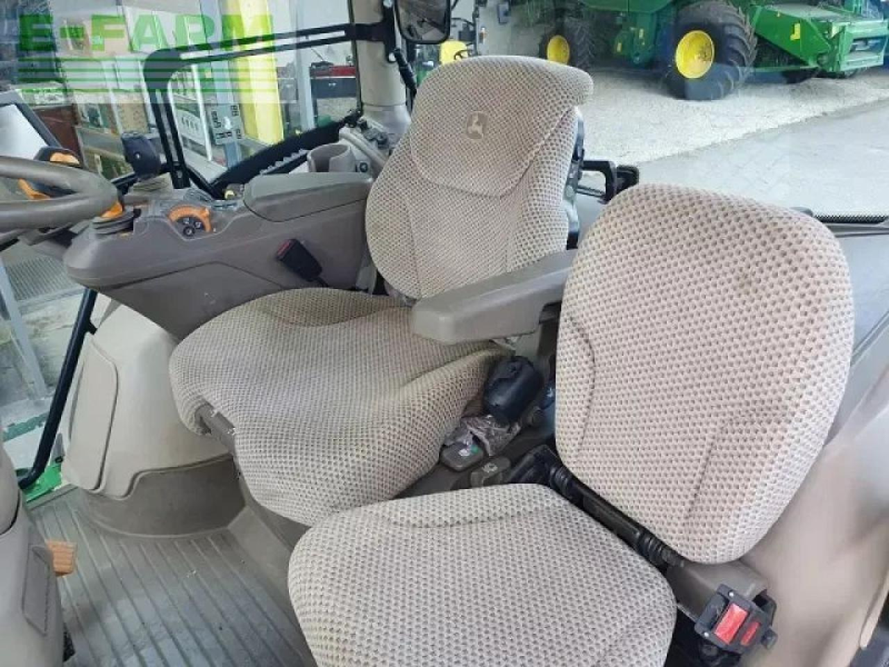 John Deere 6215r - Tractor: foto 5 John Deere 6215r - Tractor: foto 5