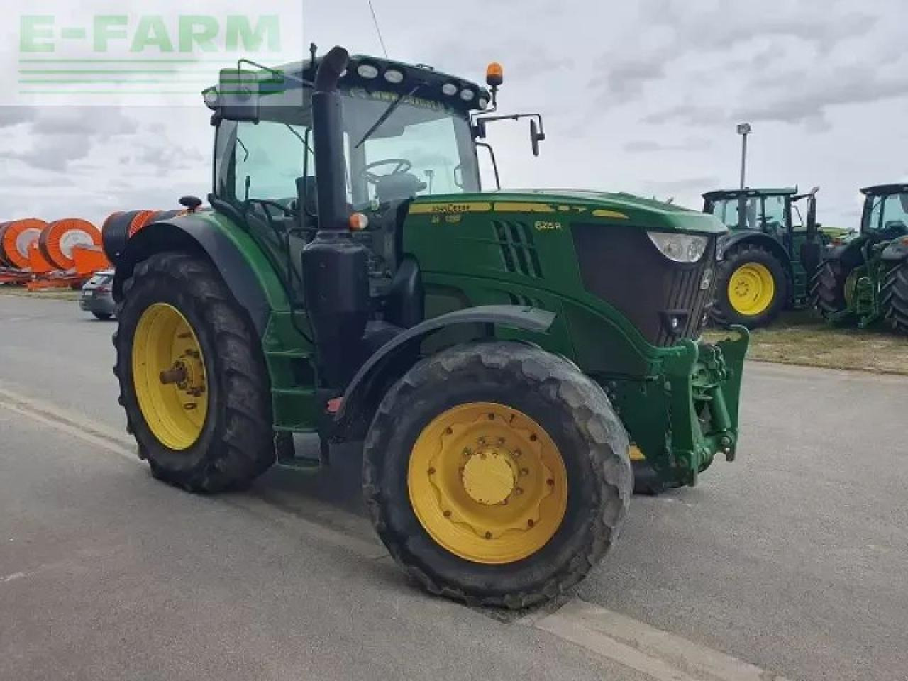 John Deere 6215r - Tractor: foto 2 John Deere 6215r - Tractor: foto 2