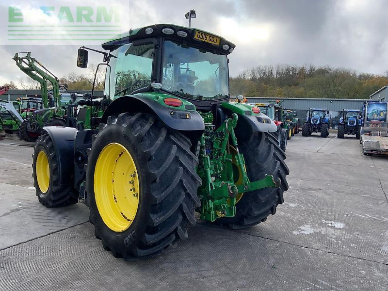 John Deere 6215r tractor (st25007) - Tractor: foto 5 John Deere 6215r tractor (st25007) - Tractor: foto 5