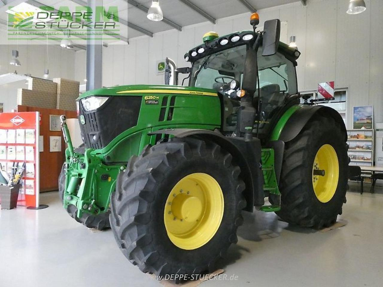 John Deere 6250r - Tractor: foto 1 John Deere 6250r - Tractor: foto 1