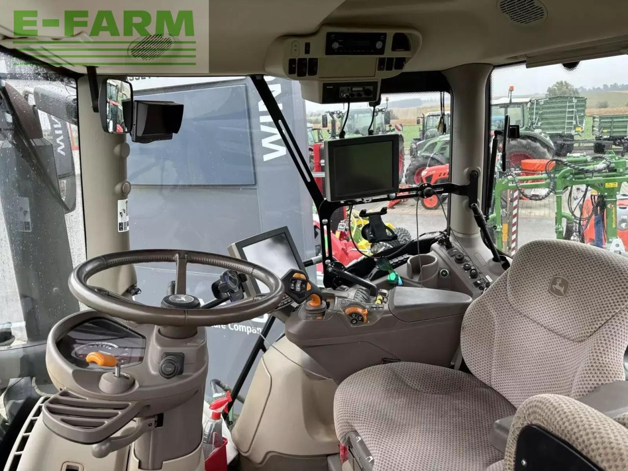 Tractor John Deere 6250r: foto 16