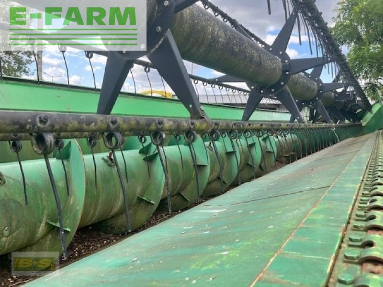 John Deere 635r inkl. rapsvorsatz und wagen - Accesorios para cosechadoras de forraje: foto 3 John Deere 635r inkl. rapsvorsatz und wagen - Accesorios para cosechadoras de forraje: foto 3