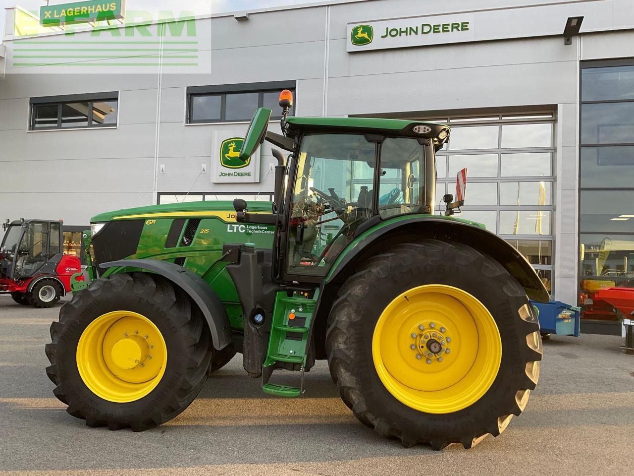 John Deere 6R 215 - Tractor: foto 2 John Deere 6R 215 - Tractor: foto 2