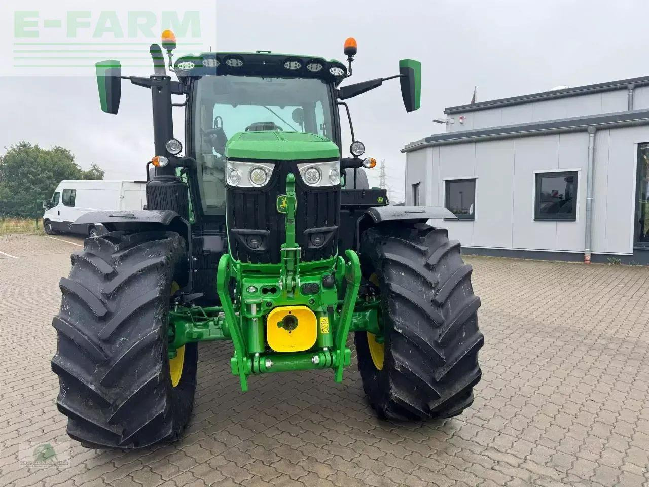 John Deere 6r 215 - Tractor: foto 3 John Deere 6r 215 - Tractor: foto 3