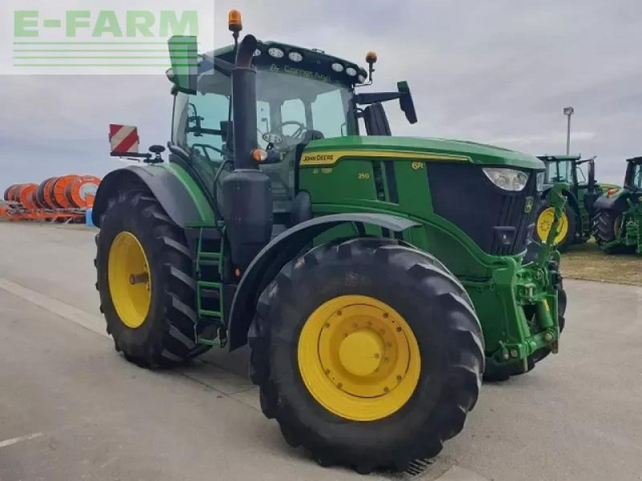 John Deere 6r 250 - Tractor: foto 2 John Deere 6r 250 - Tractor: foto 2