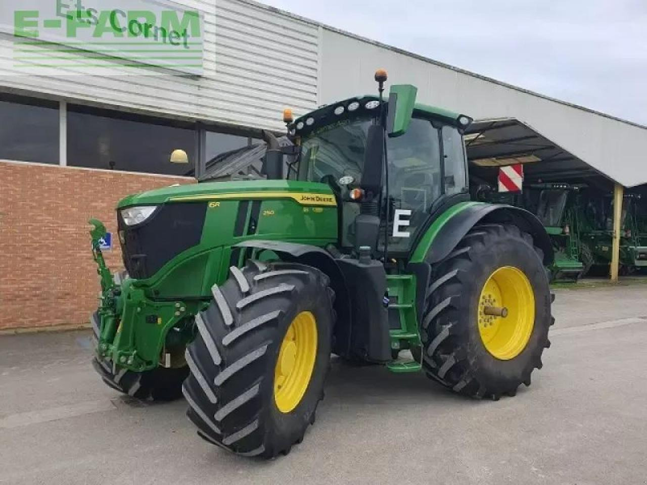 John Deere 6r 250 - Tractor: foto 1 John Deere 6r 250 - Tractor: foto 1