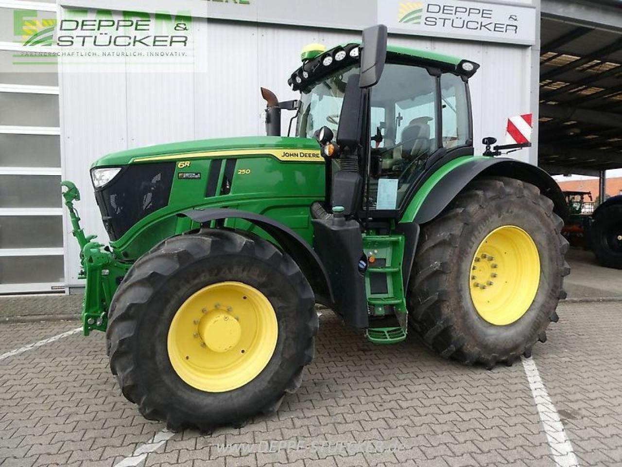 John Deere 6r 250 - Tractor: foto 2 John Deere 6r 250 - Tractor: foto 2