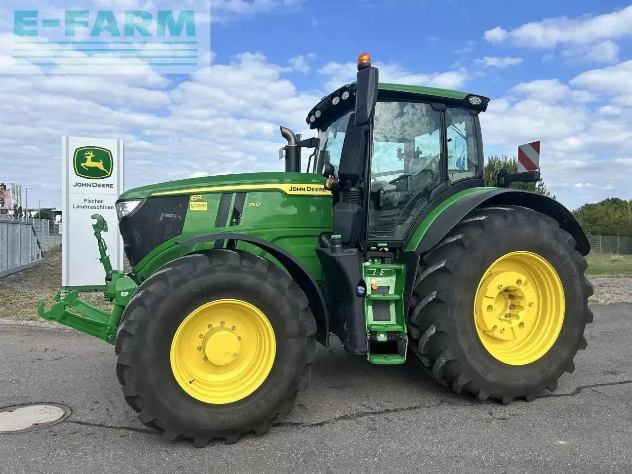 John Deere 6r 250 - Tractor: foto 1 John Deere 6r 250 - Tractor: foto 1