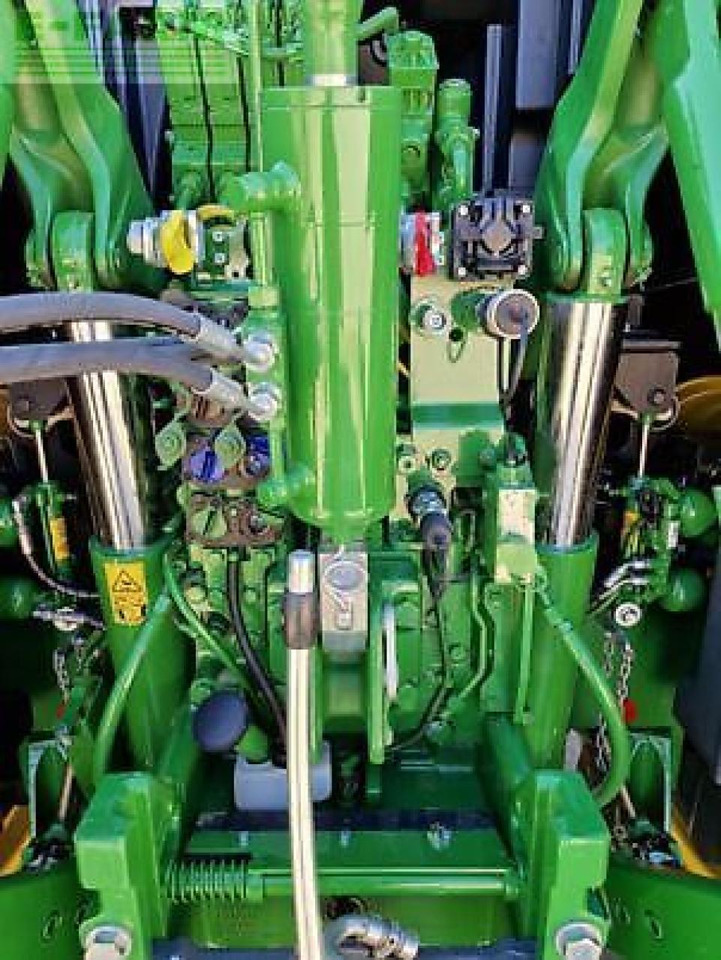John Deere 6r250 - Tractor: foto 4 John Deere 6r250 - Tractor: foto 4