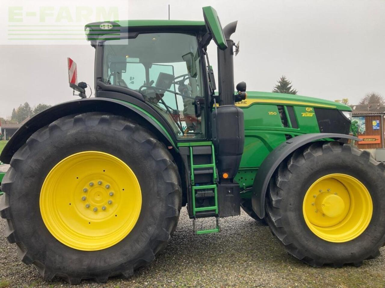 John Deere 6r250 - Tractor: foto 4 John Deere 6r250 - Tractor: foto 4