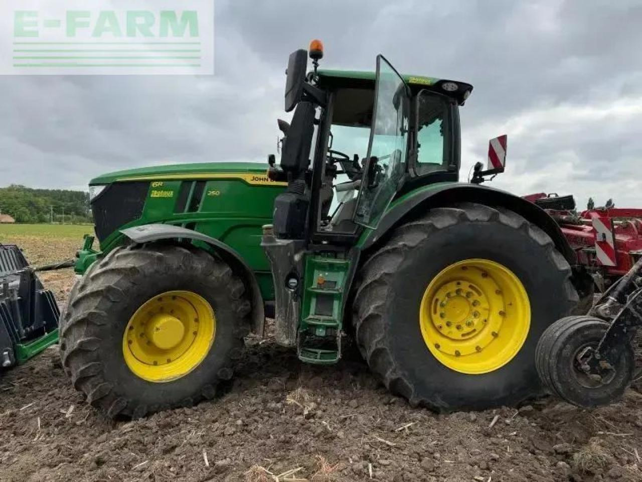 John Deere 6r250 - Tractor: foto 2 John Deere 6r250 - Tractor: foto 2