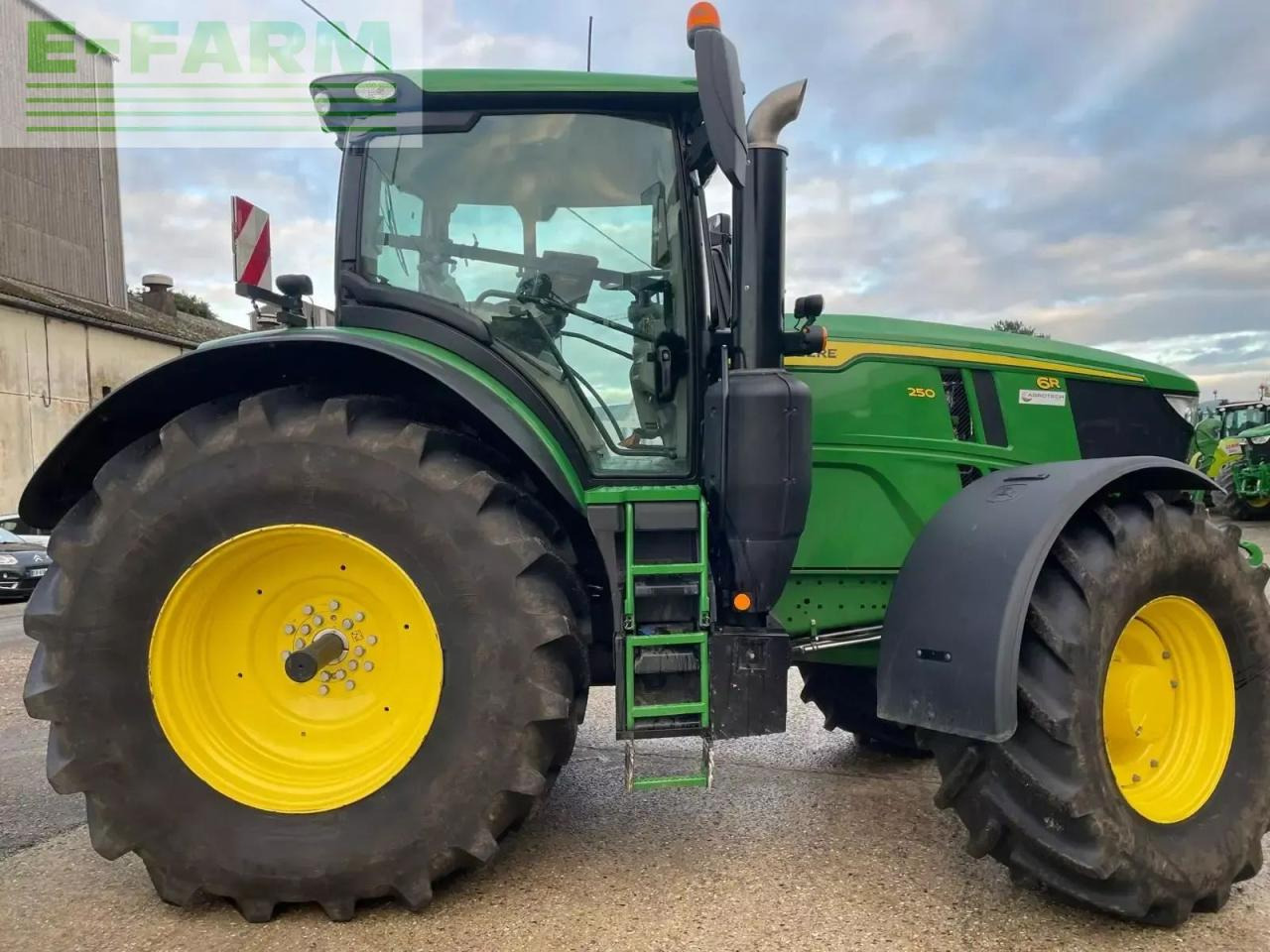 John Deere 6r250 - Tractor: foto 5 John Deere 6r250 - Tractor: foto 5