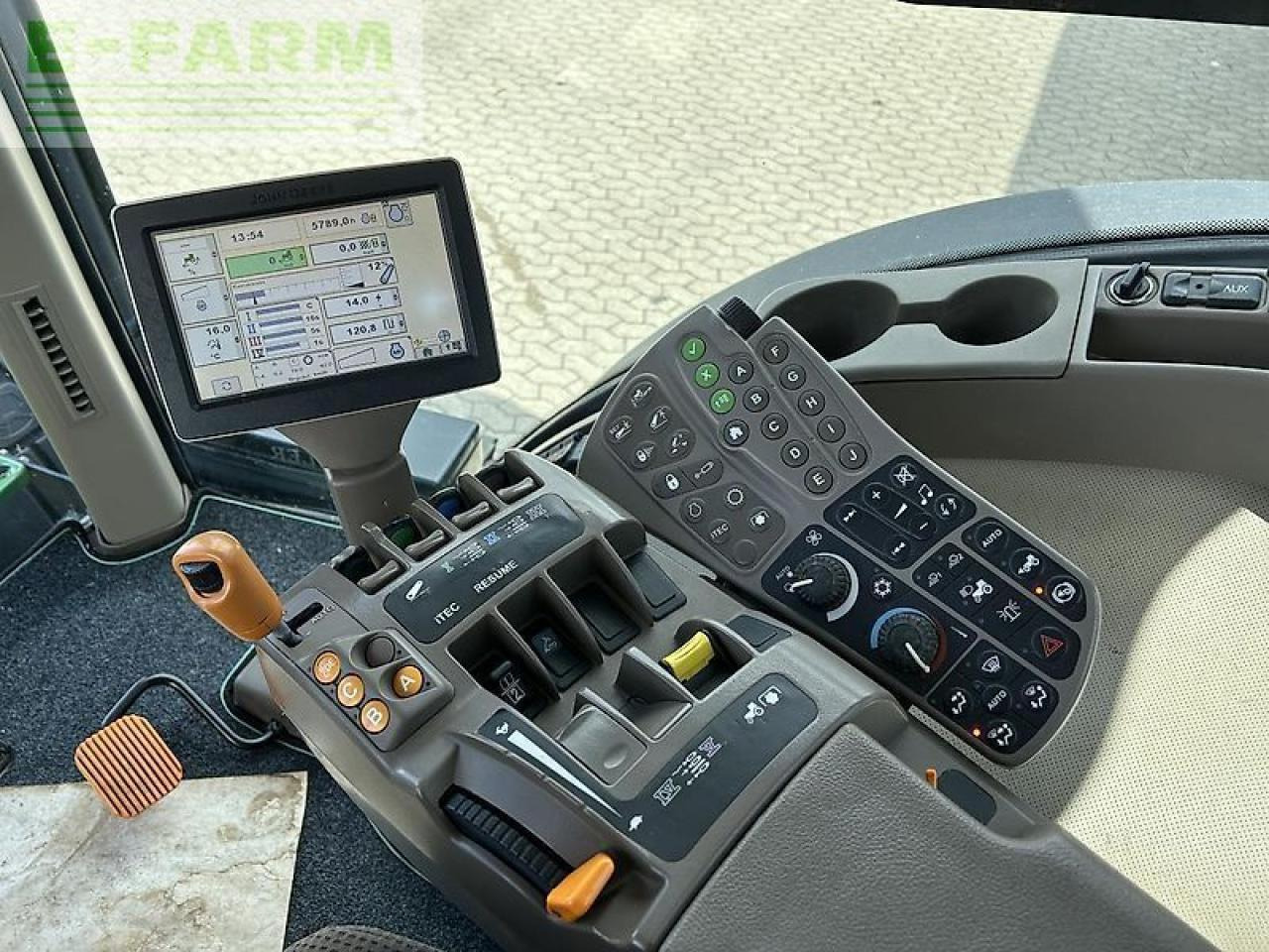 John Deere 7230r - Tractor: foto 3 John Deere 7230r - Tractor: foto 3