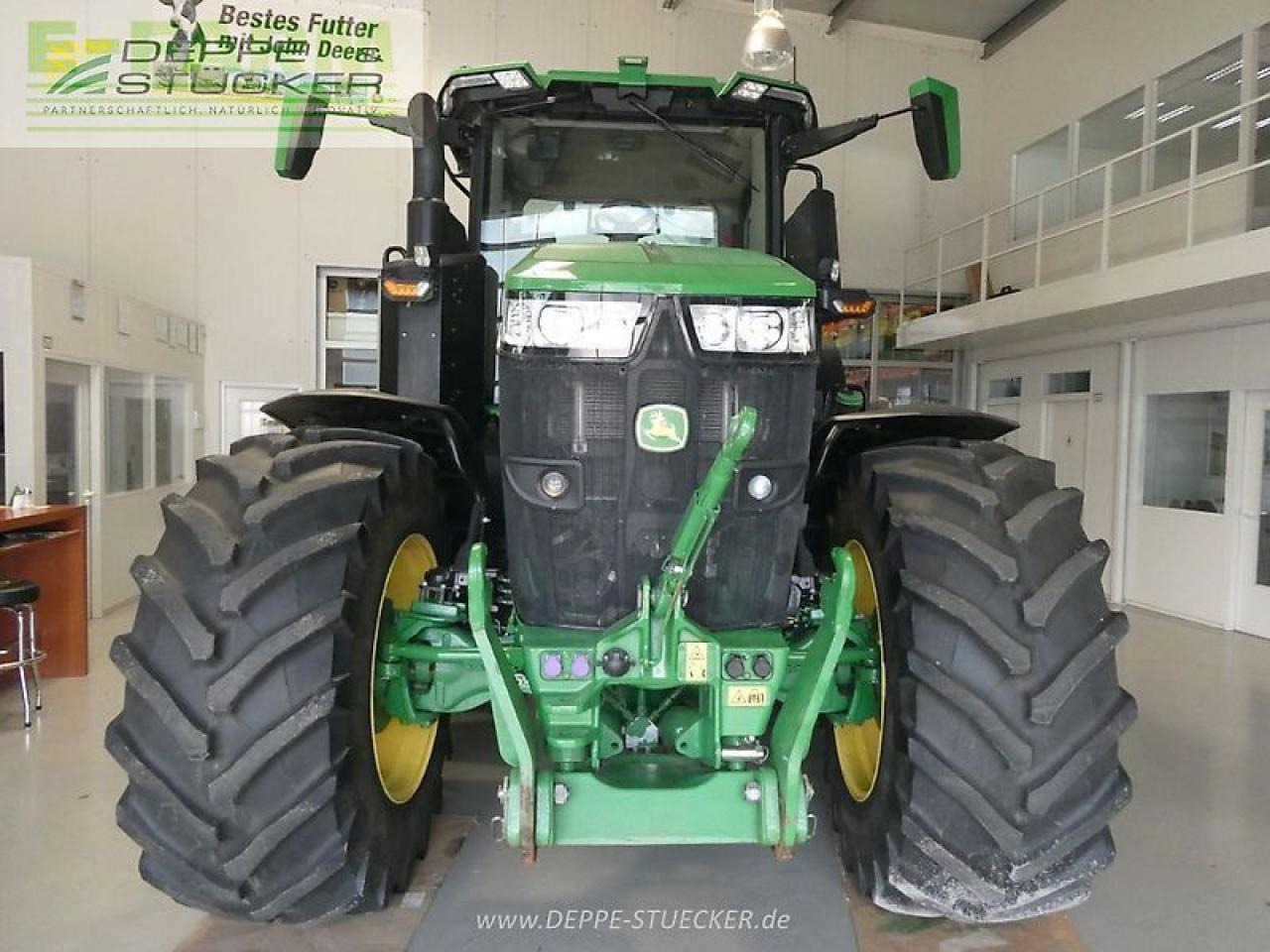 John Deere 7r 330 - Tractor: foto 3 John Deere 7r 330 - Tractor: foto 3