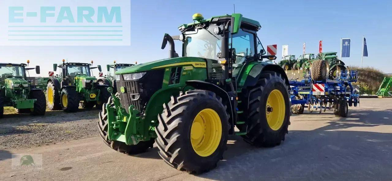 John Deere 7r 330 - command pro - Tractor: foto 2 John Deere 7r 330 - command pro - Tractor: foto 2