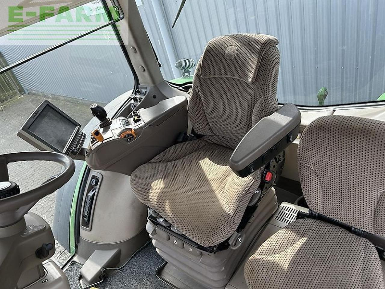 Tractor John Deere 8320r: foto 14
