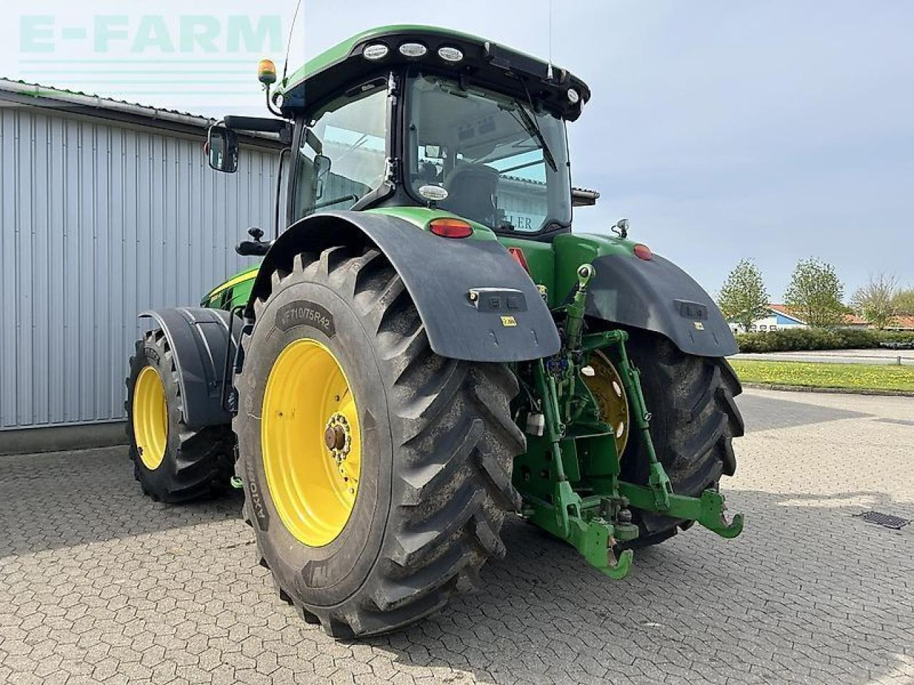 Tractor John Deere 8320r: foto 11