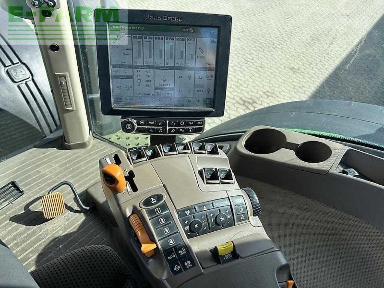 John Deere 8320r - Tractor: foto 3 John Deere 8320r - Tractor: foto 3