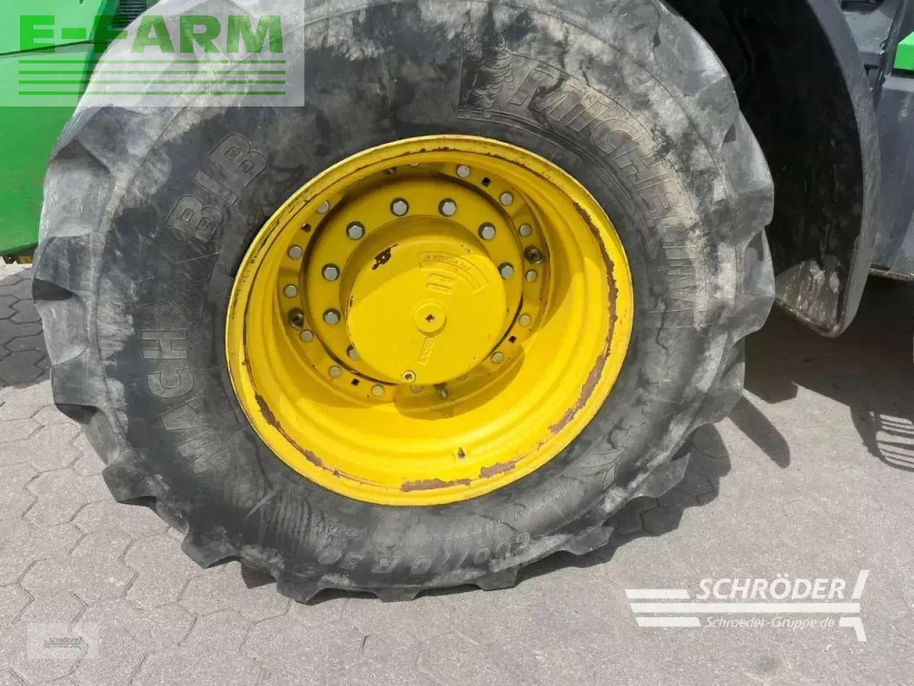 John Deere 8335 r autopower + zwillingsbereifung - Tractor: foto 3 John Deere 8335 r autopower + zwillingsbereifung - Tractor: foto 3