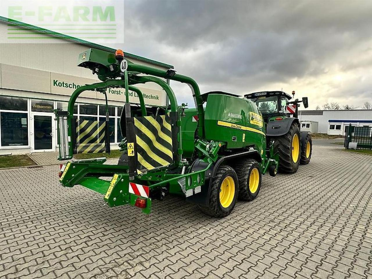 John Deere c441r - Empacadora de pacas cuadradas: foto 2 John Deere c441r - Empacadora de pacas cuadradas: foto 2