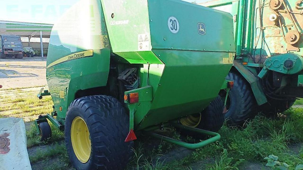 John Deere f441 m - Empacadora de pacas cuadradas: foto 4 John Deere f441 m - Empacadora de pacas cuadradas: foto 4