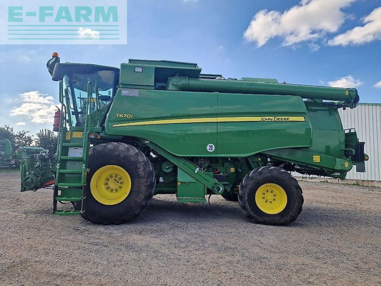 John Deere t670 my21 prod 20 - Cosechadora de granos: foto 2 John Deere t670 my21 prod 20 - Cosechadora de granos: foto 2