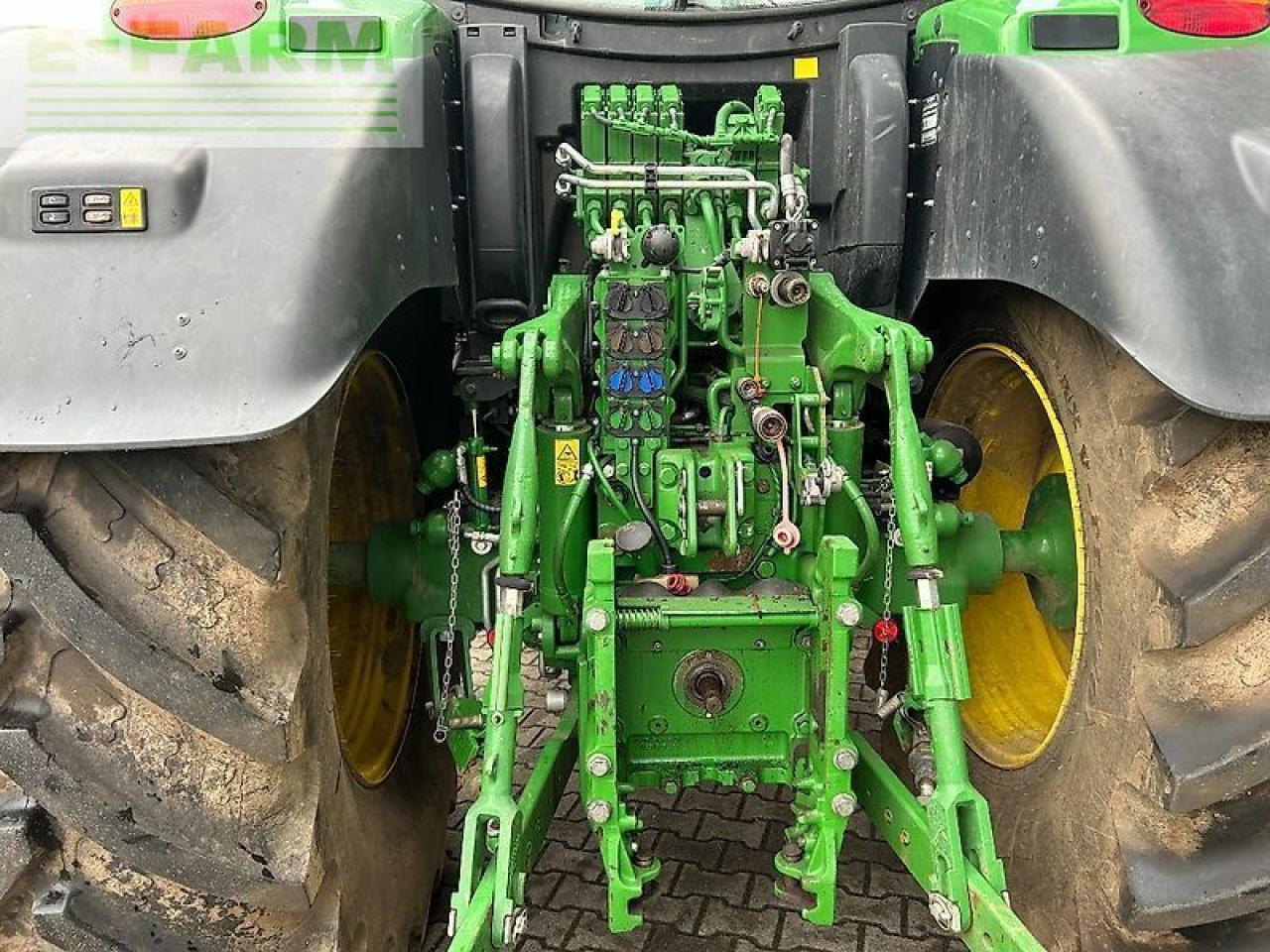 John Deere traktor 6215r - Tractor: foto 4 John Deere traktor 6215r - Tractor: foto 4