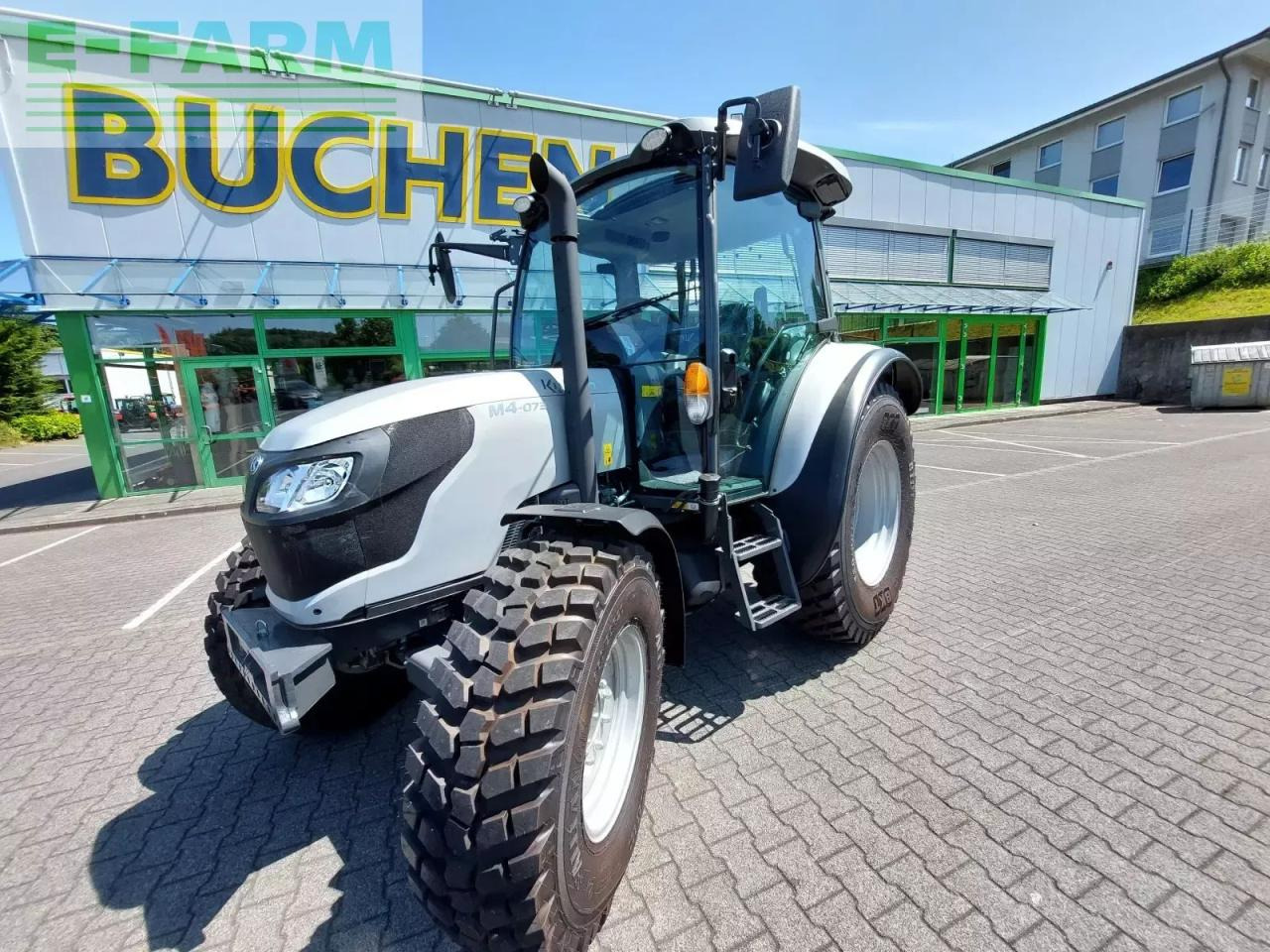 Kubota m4-073cab - Tractor: foto 2 Kubota m4-073cab - Tractor: foto 2