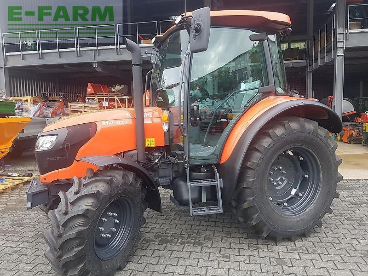 Kubota m4-073cab winterdienstpaket - Tractor: foto 2 Kubota m4-073cab winterdienstpaket - Tractor: foto 2