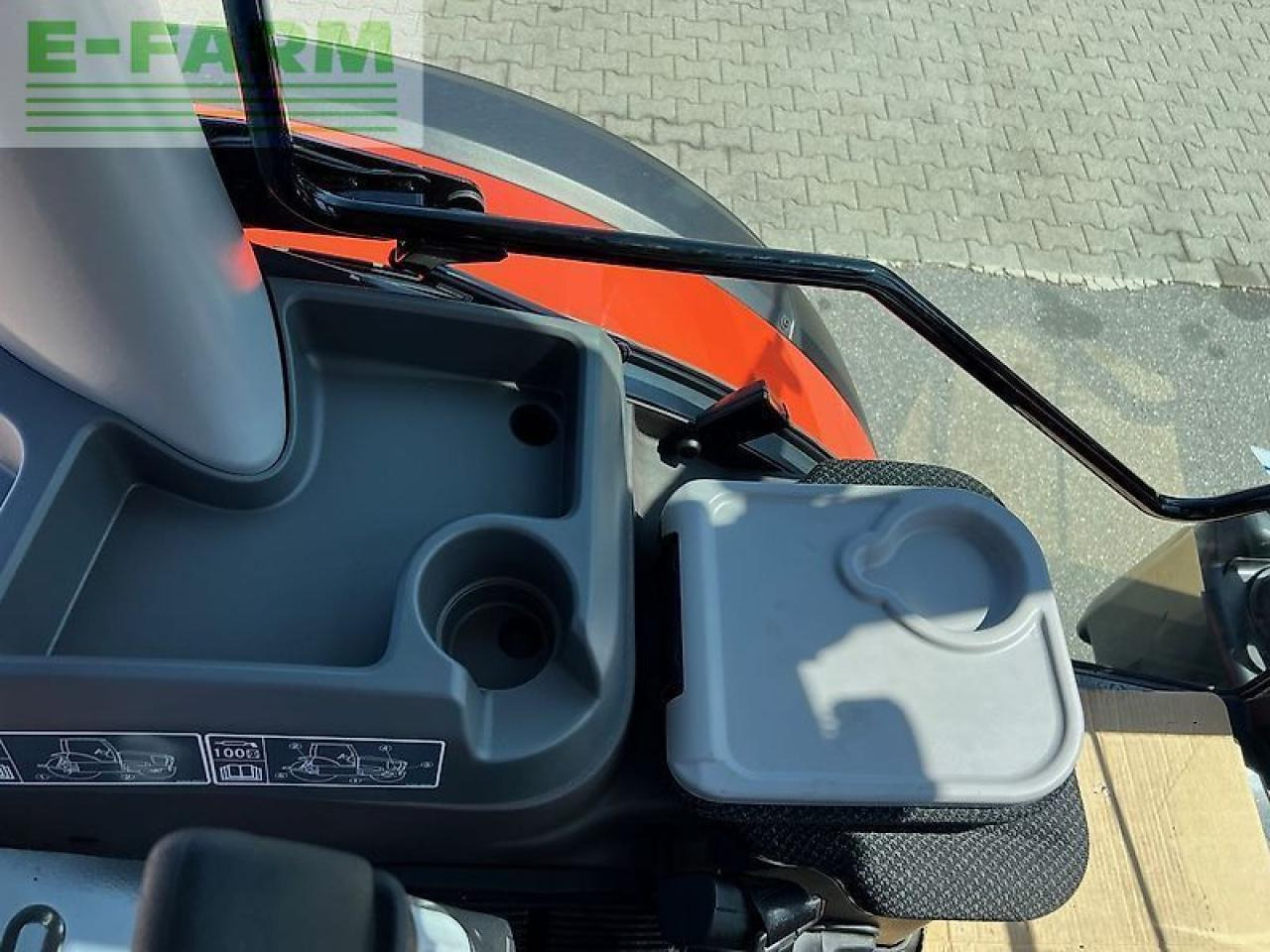 Kubota m6132 - Tractor: foto 4 Kubota m6132 - Tractor: foto 4