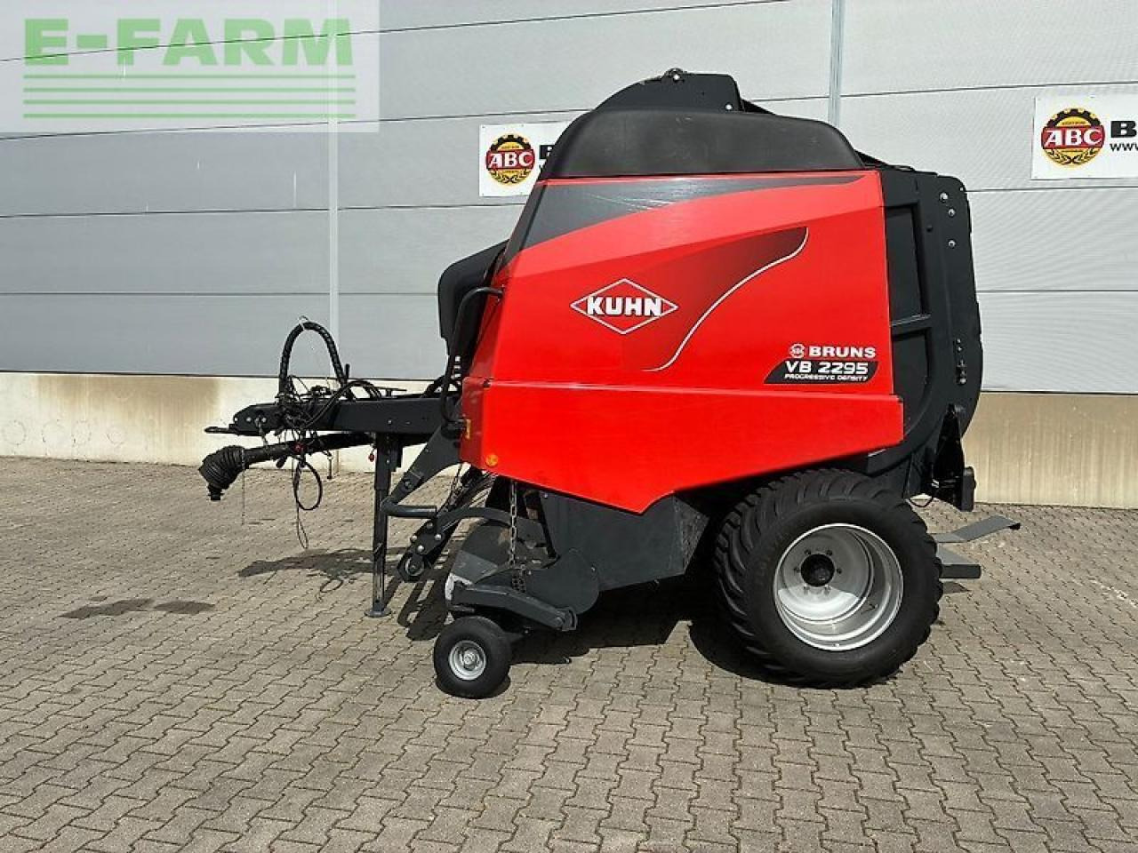 Kuhn vb 2295 oc 23 - Empacadora de pacas cuadradas: foto 2 Kuhn vb 2295 oc 23 - Empacadora de pacas cuadradas: foto 2