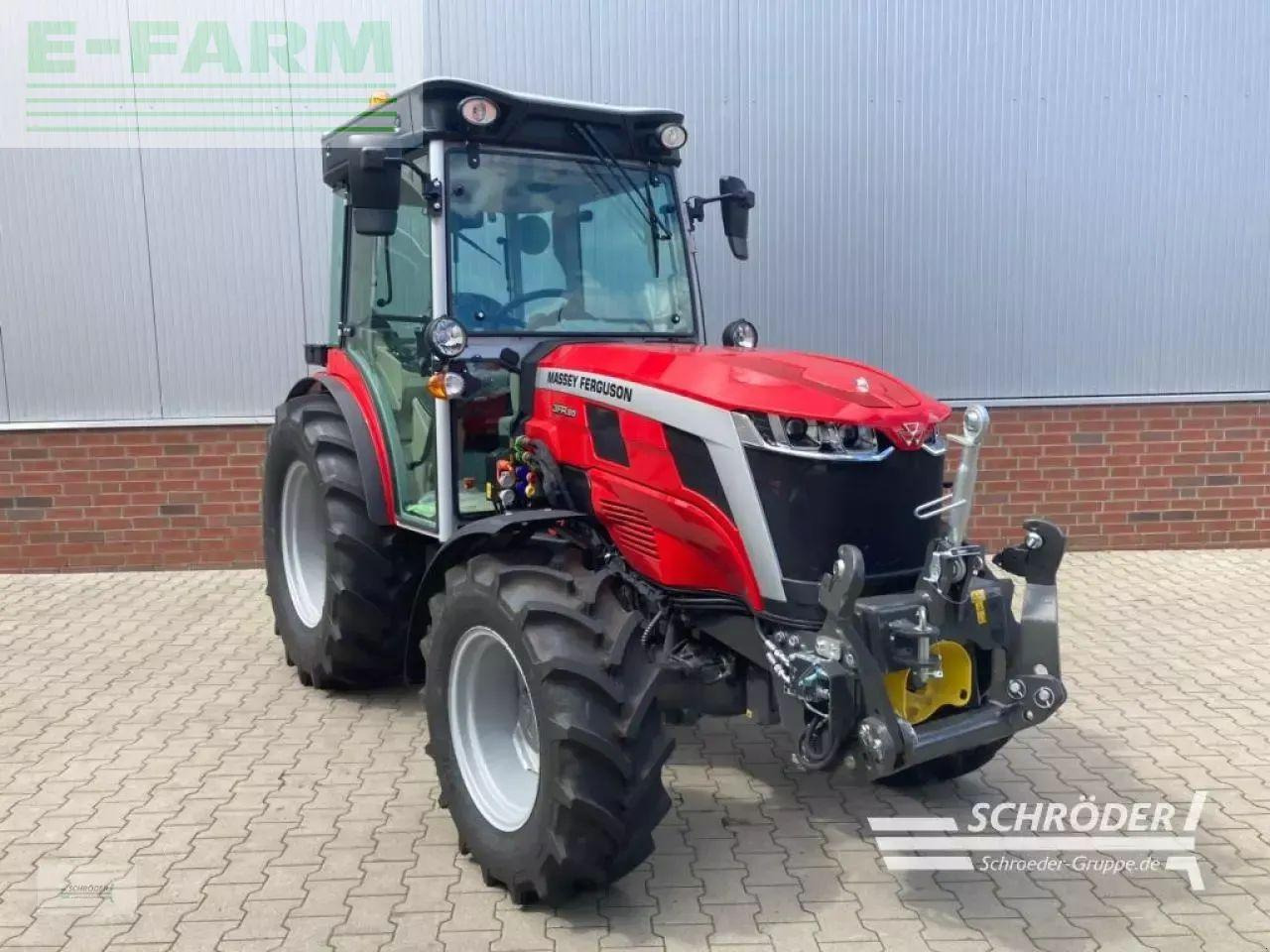 Massey Ferguson 3fr.85 cab efficient - Tractor: foto 1 Massey Ferguson 3fr.85 cab efficient - Tractor: foto 1