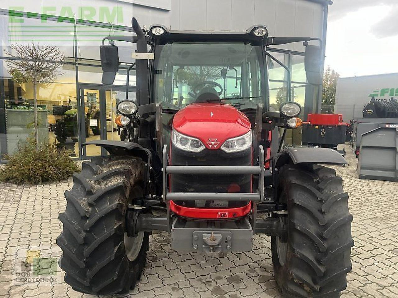 Massey Ferguson 4708 - Tractor: foto 2 Massey Ferguson 4708 - Tractor: foto 2