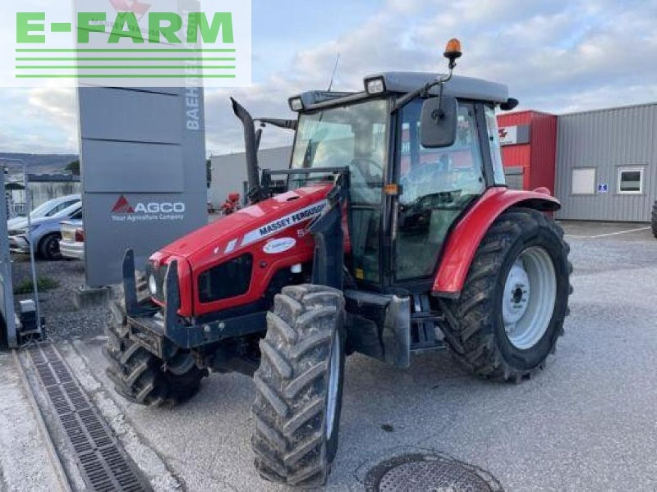 Massey Ferguson 5455 - Tractor: foto 1 Massey Ferguson 5455 - Tractor: foto 1