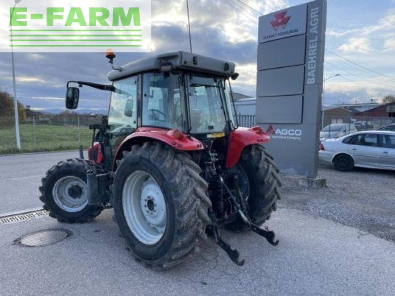 Massey Ferguson 5455 - Tractor: foto 3 Massey Ferguson 5455 - Tractor: foto 3