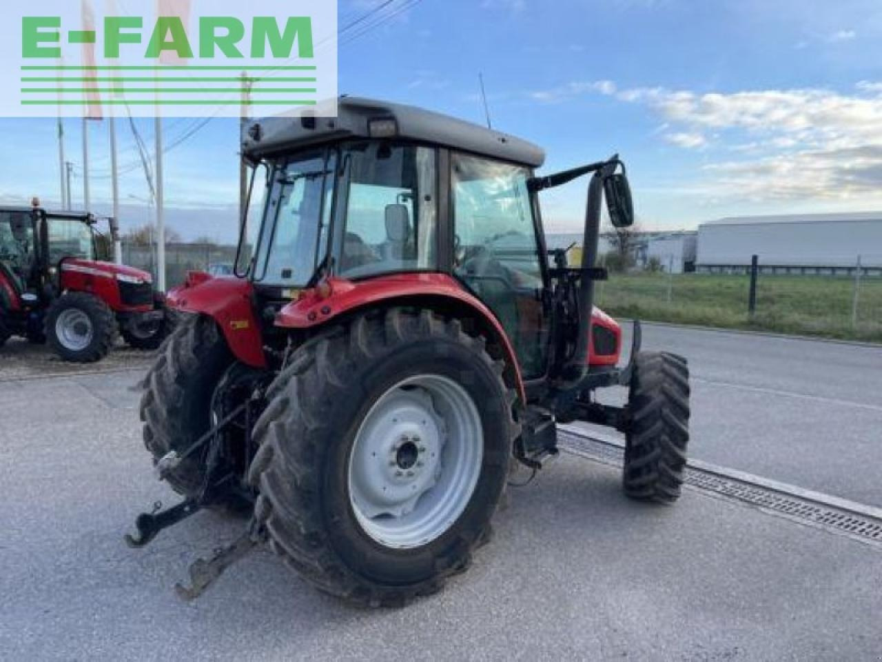 Massey Ferguson 5455 - Tractor: foto 4 Massey Ferguson 5455 - Tractor: foto 4