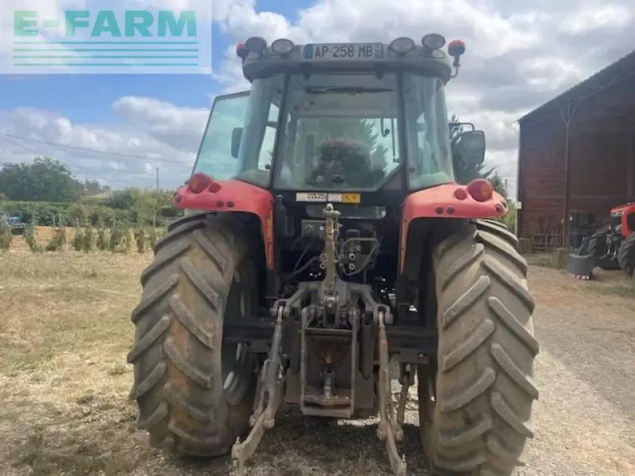 Massey Ferguson 5455 - Tractor: foto 3 Massey Ferguson 5455 - Tractor: foto 3