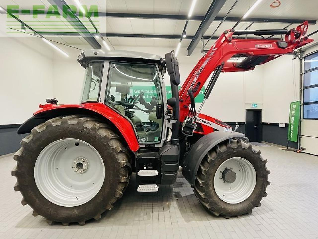 Massey Ferguson 5s.135 dyna-6 exclusive Exclusive - Tractor: foto 4 Massey Ferguson 5s.135 dyna-6 exclusive Exclusive - Tractor: foto 4