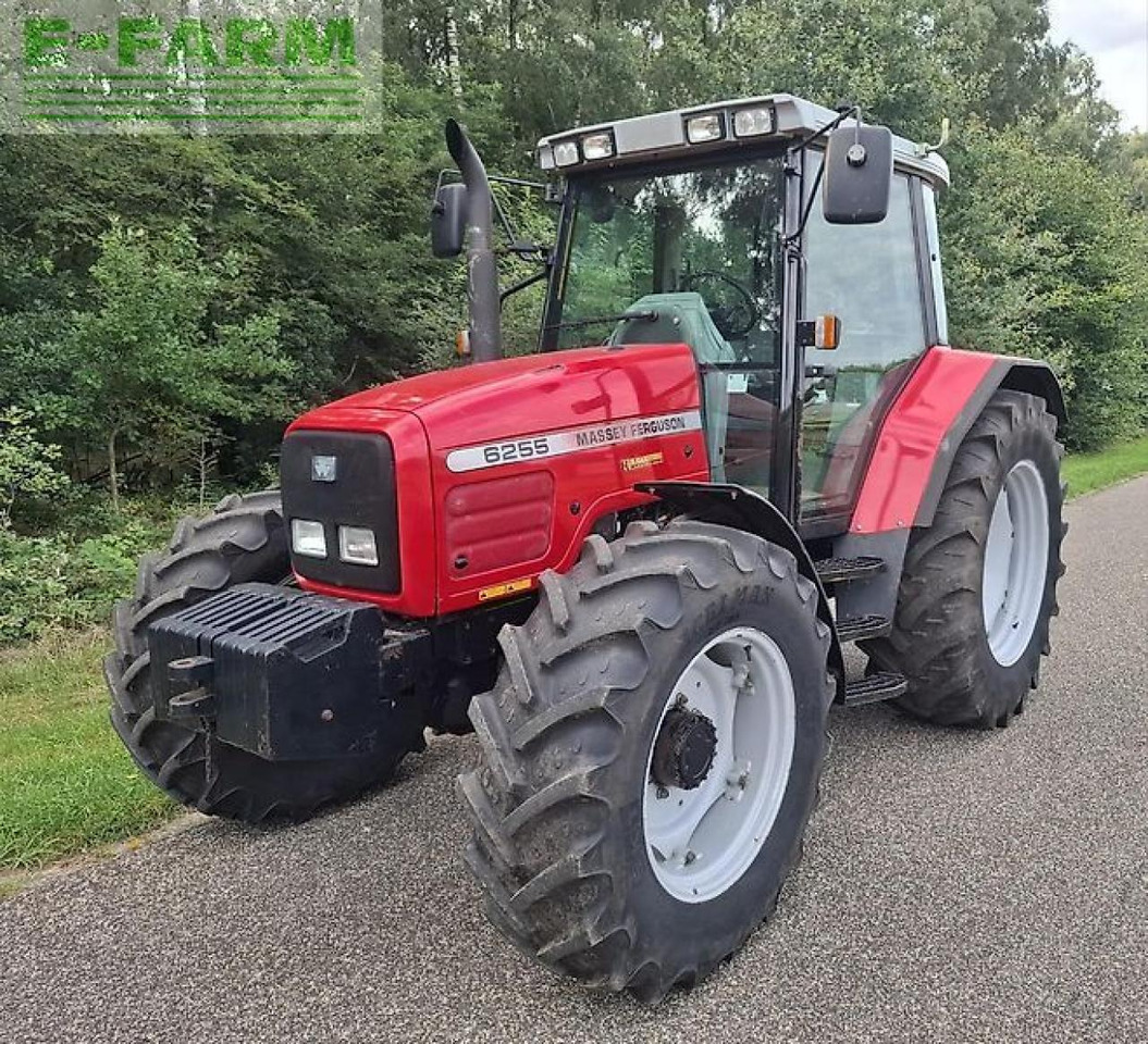 Massey Ferguson 6255 - Tractor: foto 1 Massey Ferguson 6255 - Tractor: foto 1