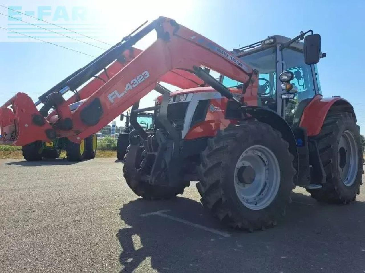 Massey Ferguson 6s.135 - Tractor: foto 1 Massey Ferguson 6s.135 - Tractor: foto 1