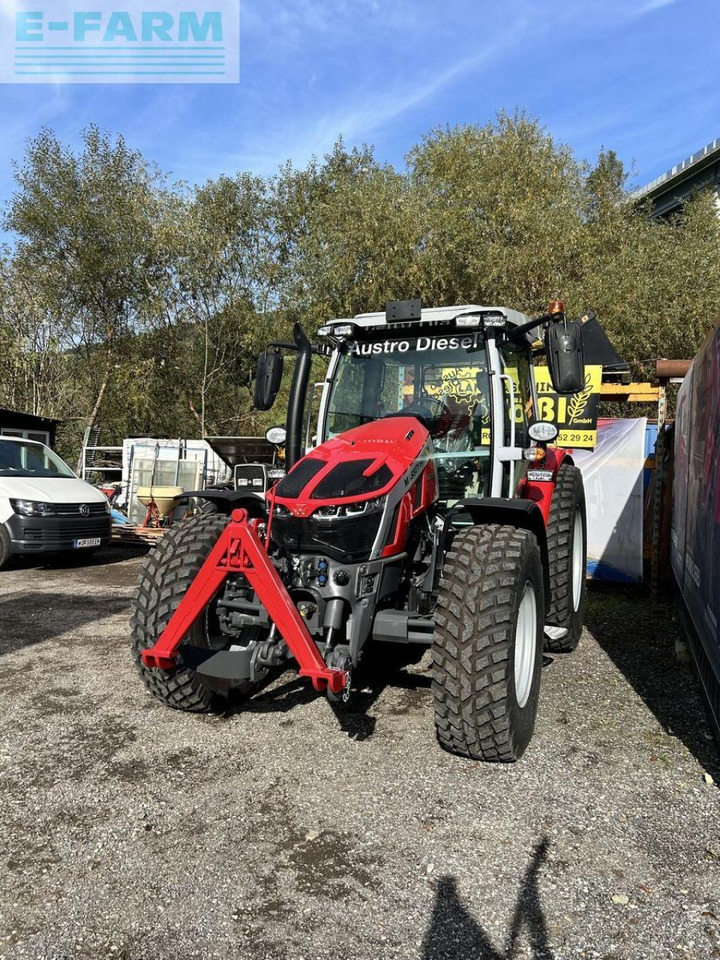 Massey Ferguson mf 5s.105 dyna-4 efficient Efficient - Tractor: foto 1 Massey Ferguson mf 5s.105 dyna-4 efficient Efficient - Tractor: foto 1