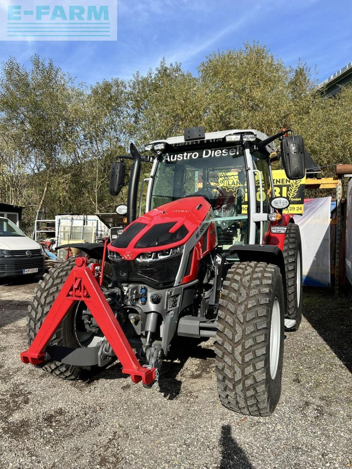 Massey Ferguson mf 5s.105 dyna-4 efficient Efficient - Tractor: foto 2 Massey Ferguson mf 5s.105 dyna-4 efficient Efficient - Tractor: foto 2