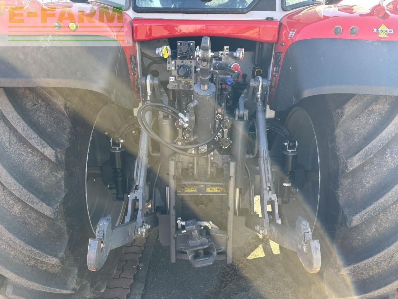 Massey Ferguson mf 6s.180 - Tractor: foto 3 Massey Ferguson mf 6s.180 - Tractor: foto 3