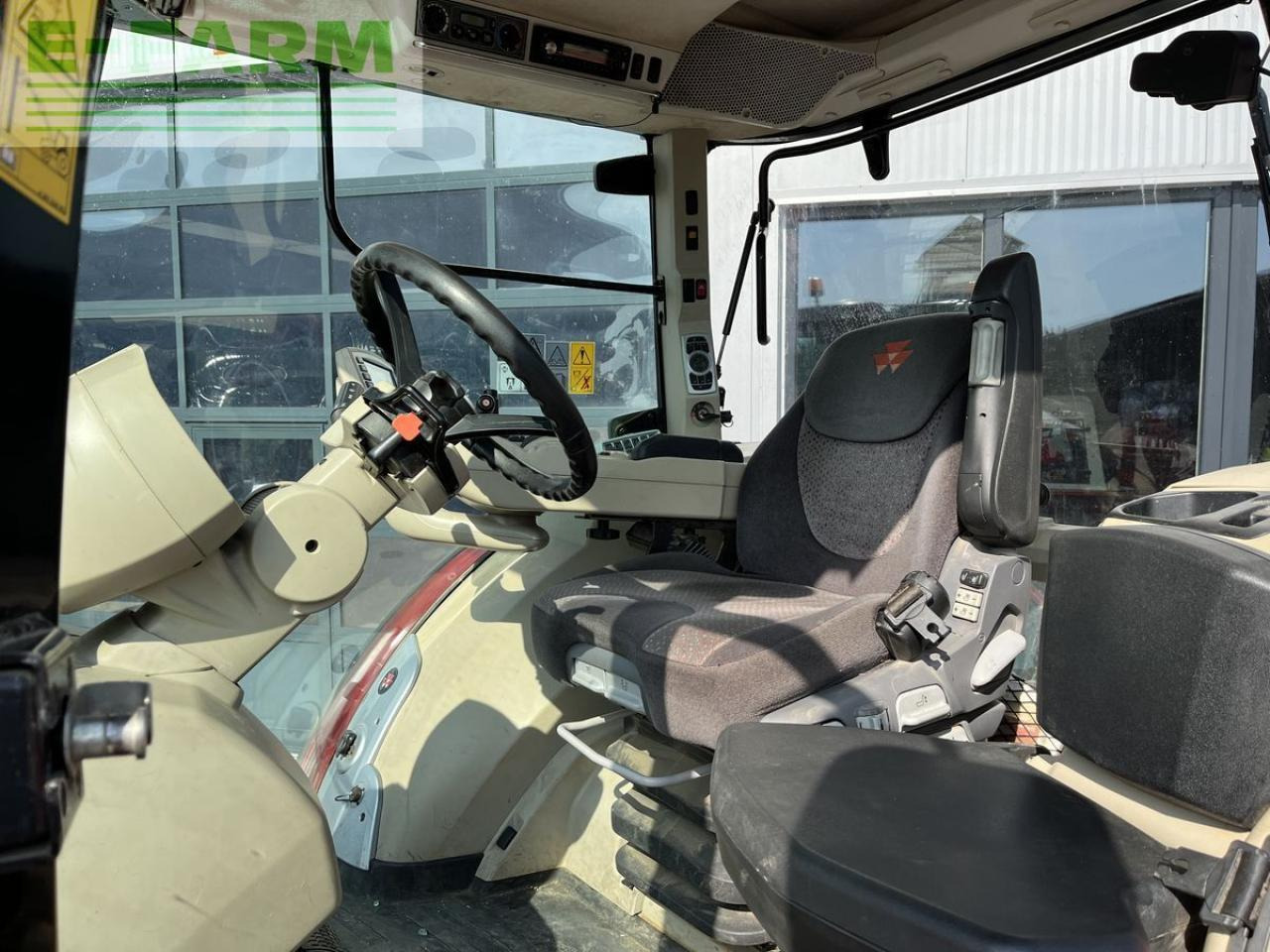 Tractor Massey Ferguson mf 8670 dyna-vt: foto 9 Tractor Massey Ferguson mf 8670 dyna-vt: foto 9