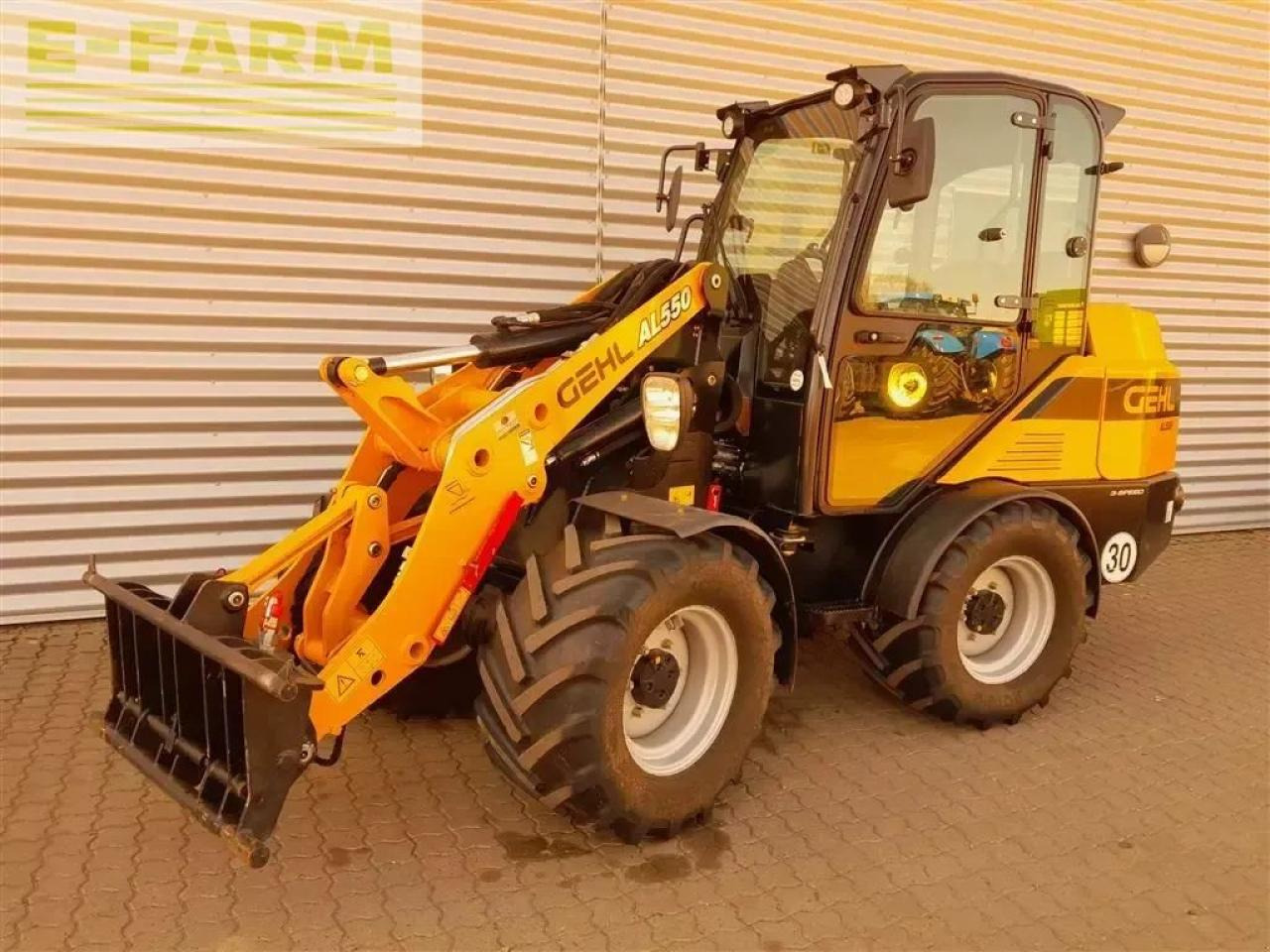 Mustang al550 m. kabine - Miniexcavadora: foto 1 Mustang al550 m. kabine - Miniexcavadora: foto 1