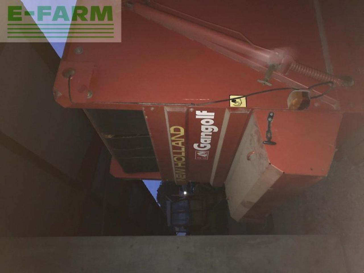 New Holland 640 B Bale Command - Empacadora de pacas cuadradas: foto 4 New Holland 640 B Bale Command - Empacadora de pacas cuadradas: foto 4