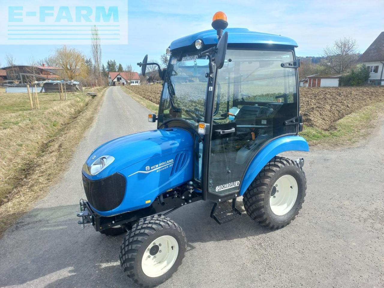 New Holland boomer 25 - Tractor: foto 1 New Holland boomer 25 - Tractor: foto 1