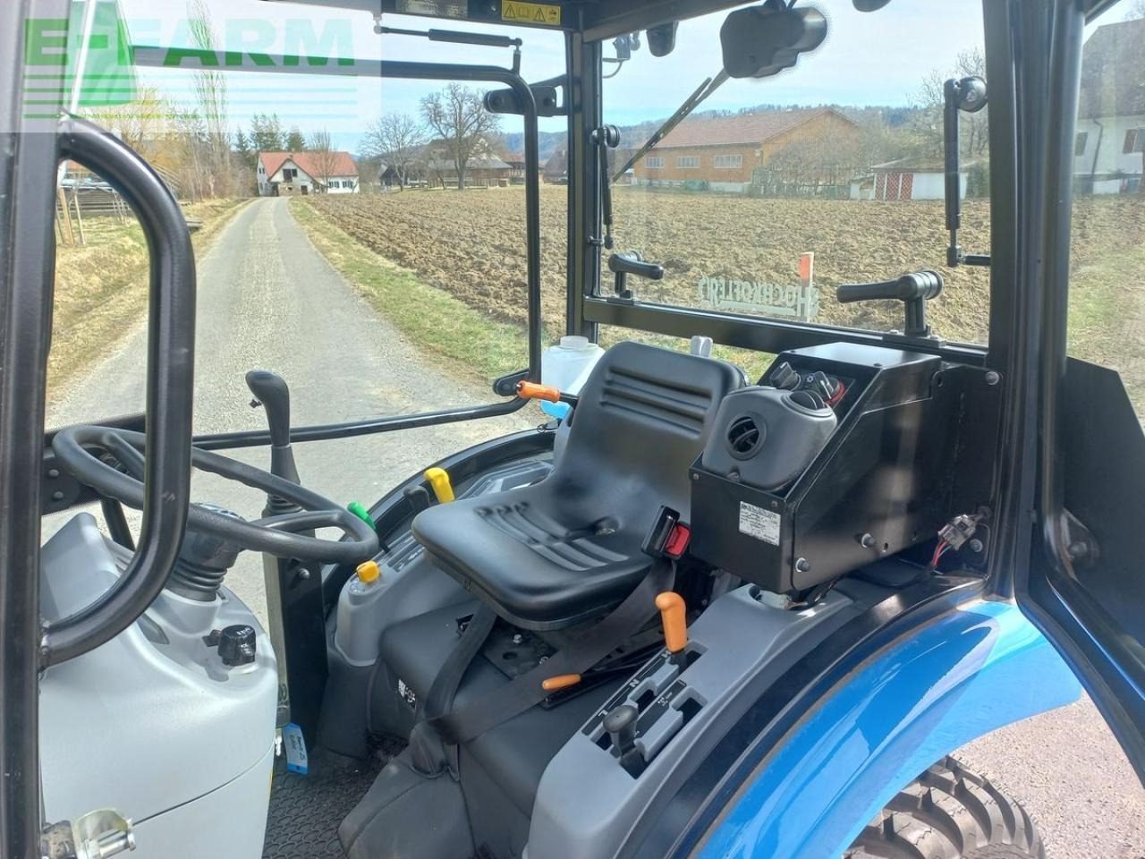 Tractor New Holland boomer 25: foto 6